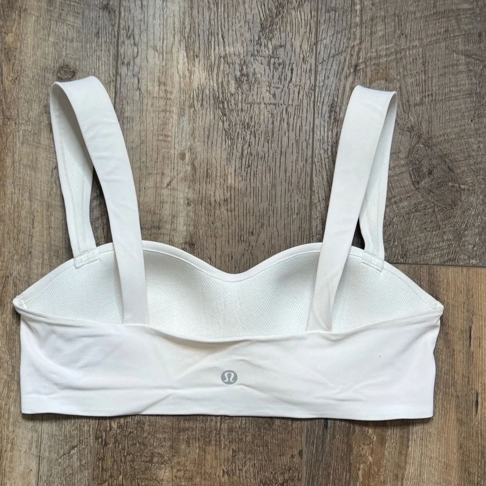 Lululemon Soft Foam Cup Like a Cloud Sweetheart Bra Light Support A/B Cup Size 6